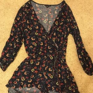 American Eagle blue floral romper